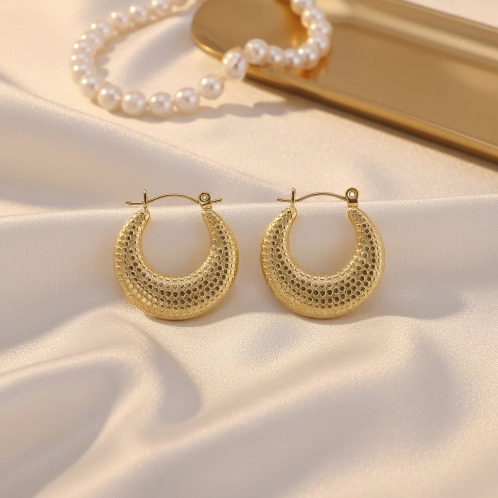Xinyashang Non Tarnish PVD Gold Plated Women's Jewelry 316 Stainless Steel Hammer Pattern Hypoallergenic Hoop Huggie Earings