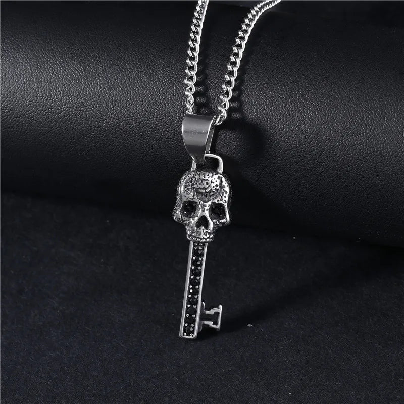New Design Stainless Steel Skull Necklace Black Crystal Rhinestone Key Skull Pendant Necklace for Men
