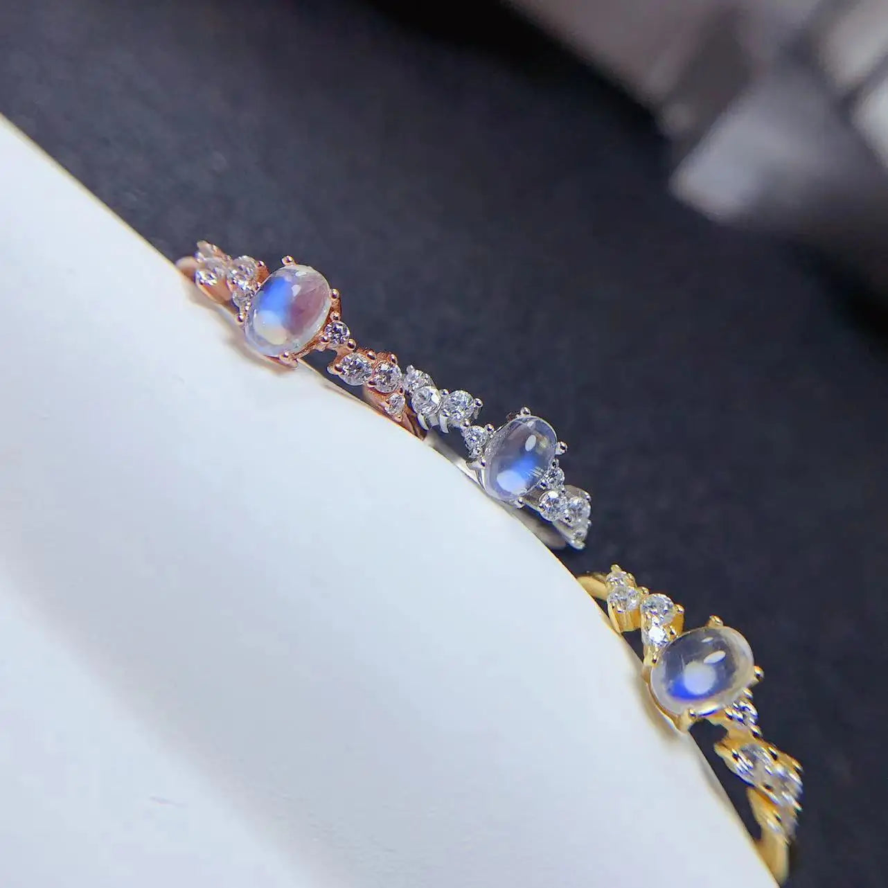 Factory Wholesale Good Price 925 Sterling Silver Moonlight Natural Oval Cut Diamond Classic Wedding and Party Rings for Women