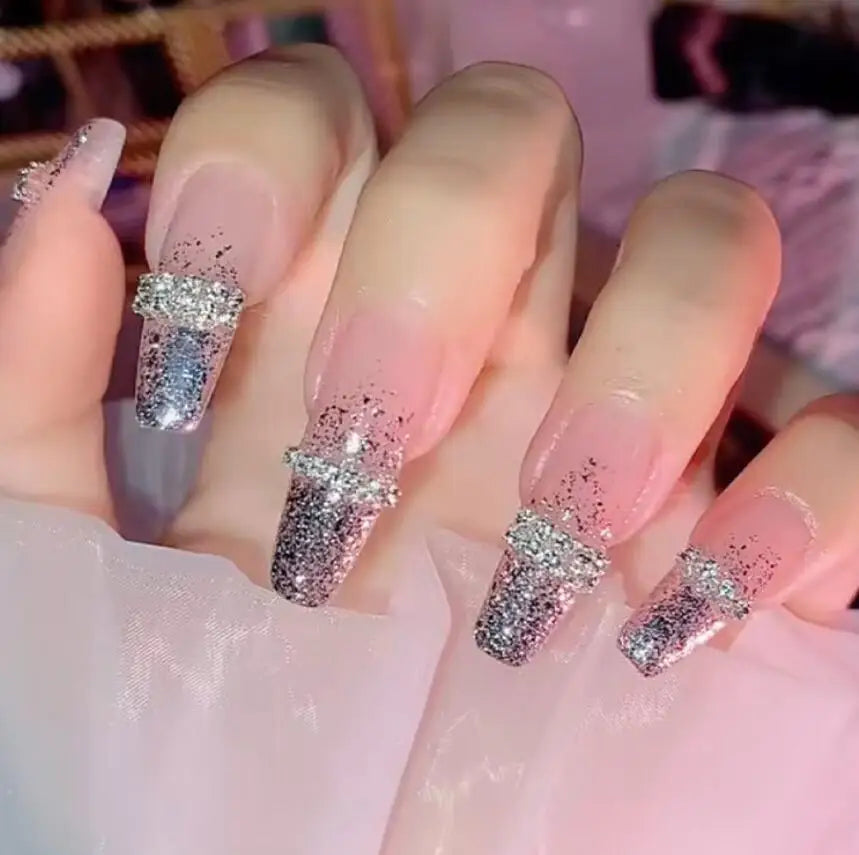Wholesale Silver Press on Nails False Nail Designer Press on Boxes Faux Ongles Artificial Nails Artificial Fingernails