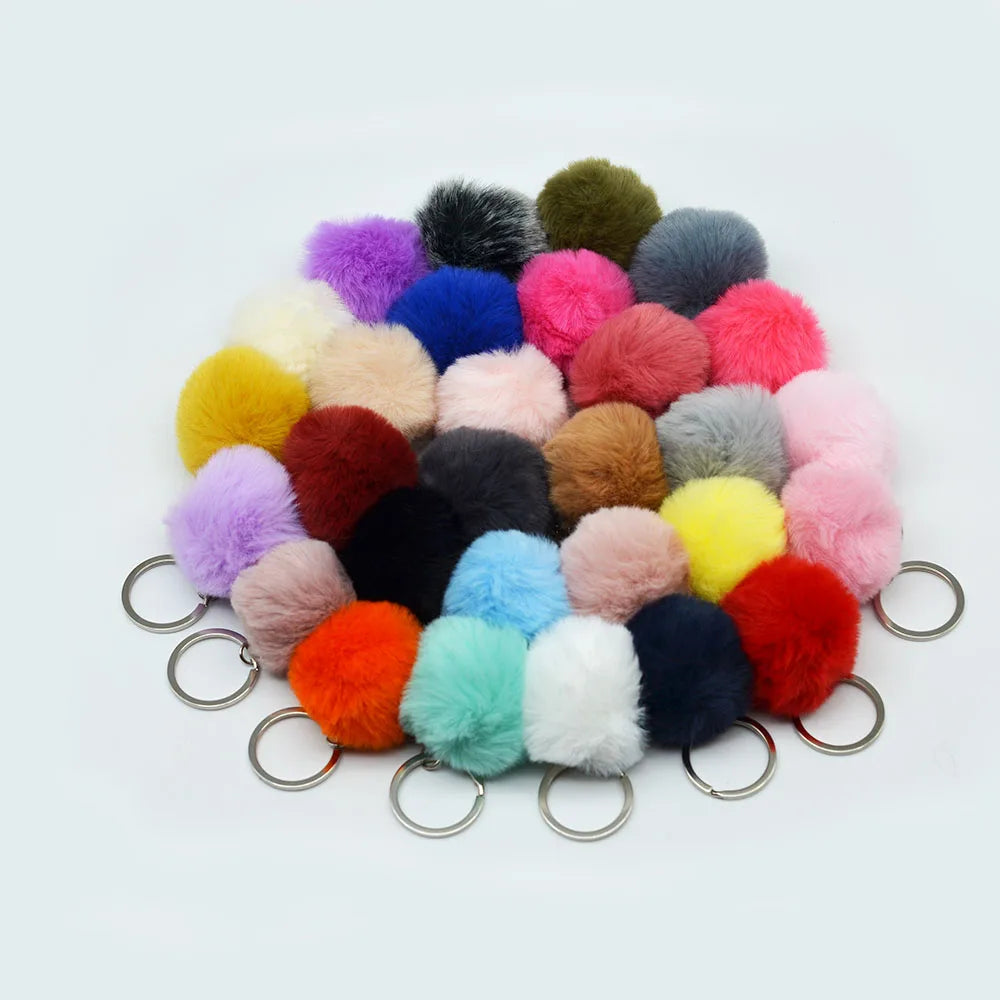 Factory Sell New Arrival 5cm Cute Puffy Plush Fluffy Fur Balls Pompom Pom Ring for Keys Bags Christmas Tree Decoration