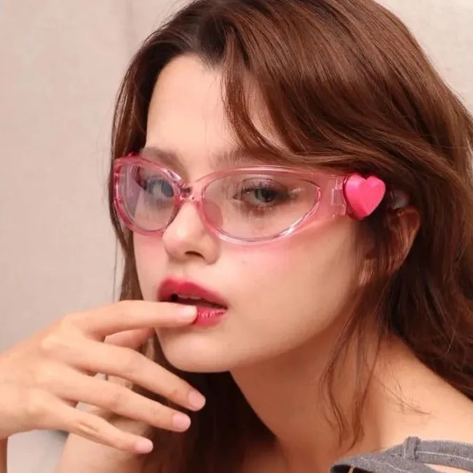 New Arrivals High Quality Cute Style Sun Glasses pink Plastic Heart Y2K Vintage Uv 400 Custom logo Sunglasses for Women