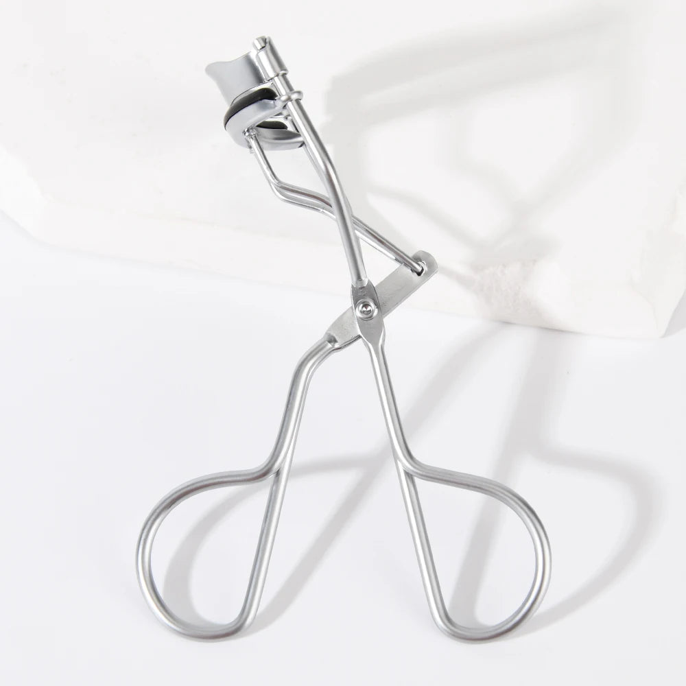 Matt Silver Secondary Plating Eyelash Curler With Silicone Pad