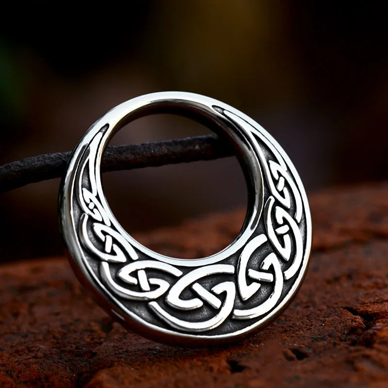 SS8-1161P 2023 New Arrival Stainless Steel Viking Celtics Knot Pendant Moon Shape Choker Necklace for Men Women Jewelry