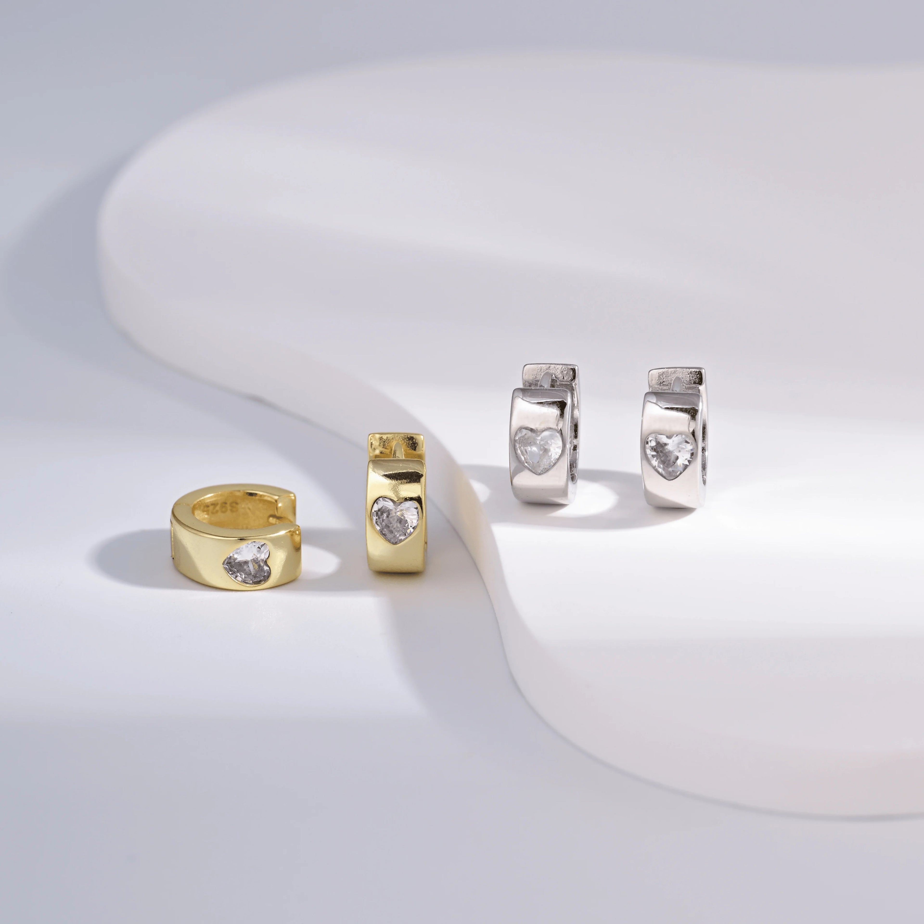 Wholesale Earrings Jewelry Gold Rhodium Plated Cubic Zirconia Heart Huggie 925 Sterling Silver Fine Jewelry Earrings