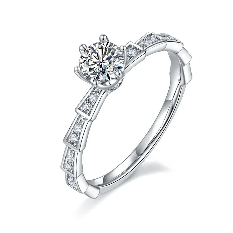 New Style S925 Sterling Silver 0.5ct Moissanite Diamond Engagement Rings for Women Elegant Design