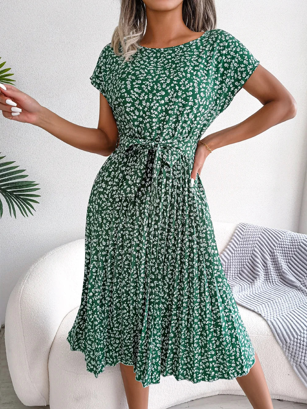 Oem Wholesale Summer Casual Short Sleeved Floral Pleated Skirt Print Pattern Design Custom Women Casual Dresses