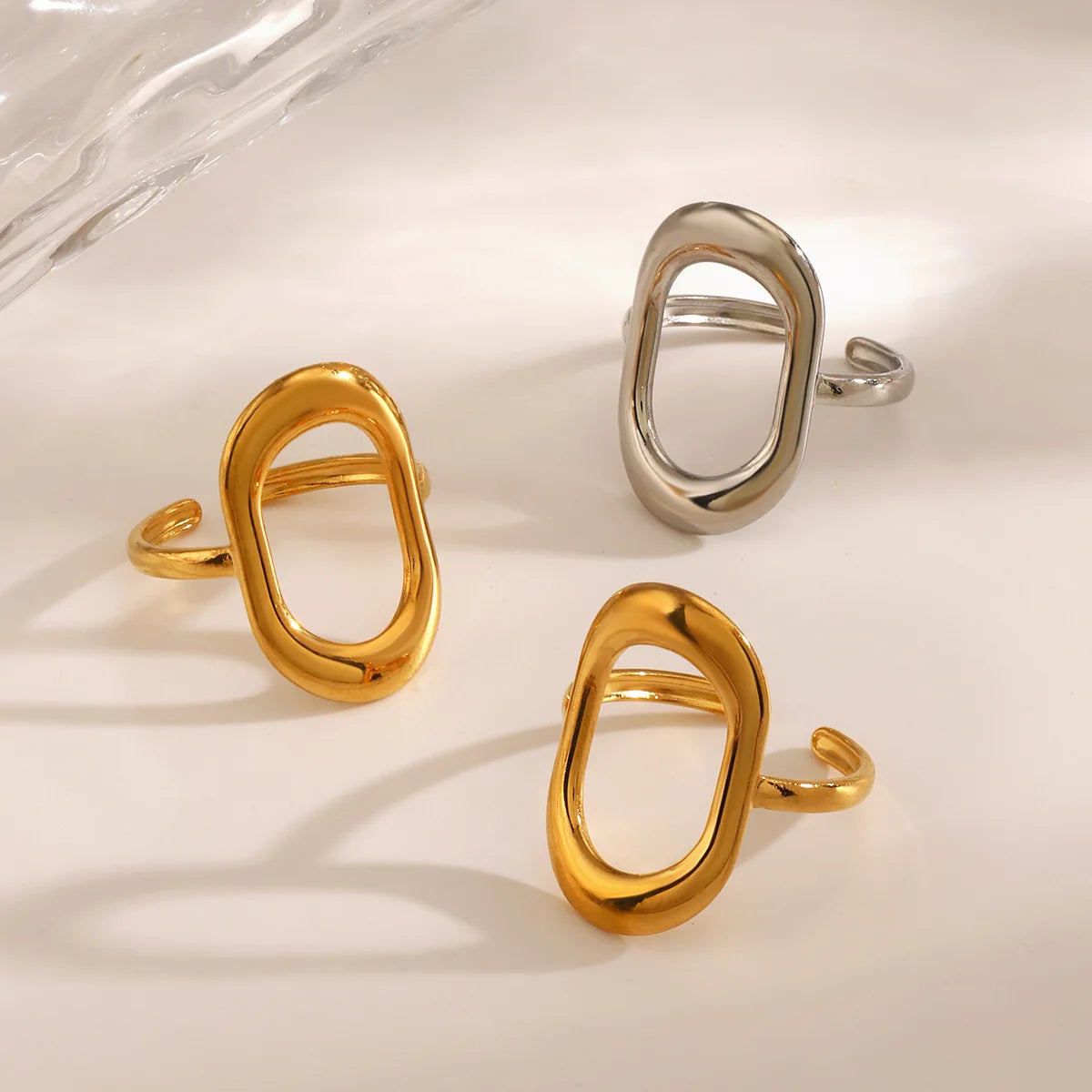 Fashion Jewelry Rings 18K Gold-plated Stainless Steel Hollow Rings for Jewelry Women YRS672