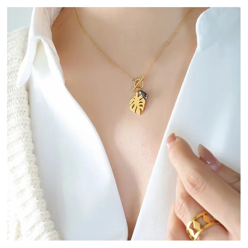Delicate Summer Fashion Waterproof Stainless Steel OT Buckle Hollow Leaf Pendant Necklace for Women Daily Jewelry