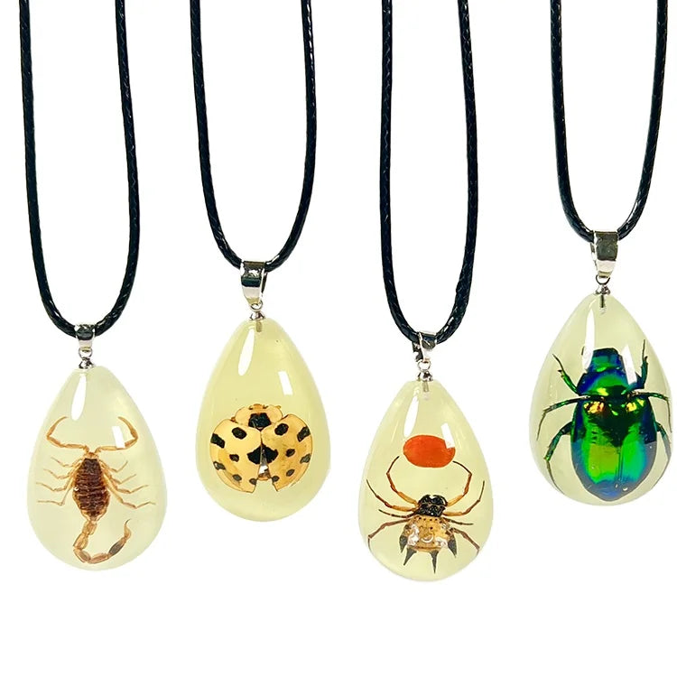 Real Insect Pendant Necklace for Men Insect Sample Glow in the Dark Scorpion Amber Resin Spider Beetle LadyBug Charm Necklace