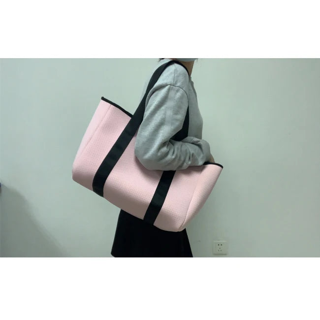 New Arrival Fashion Design Pink Perforated Neoprene Women Handbag Summer Beach Bag Tote