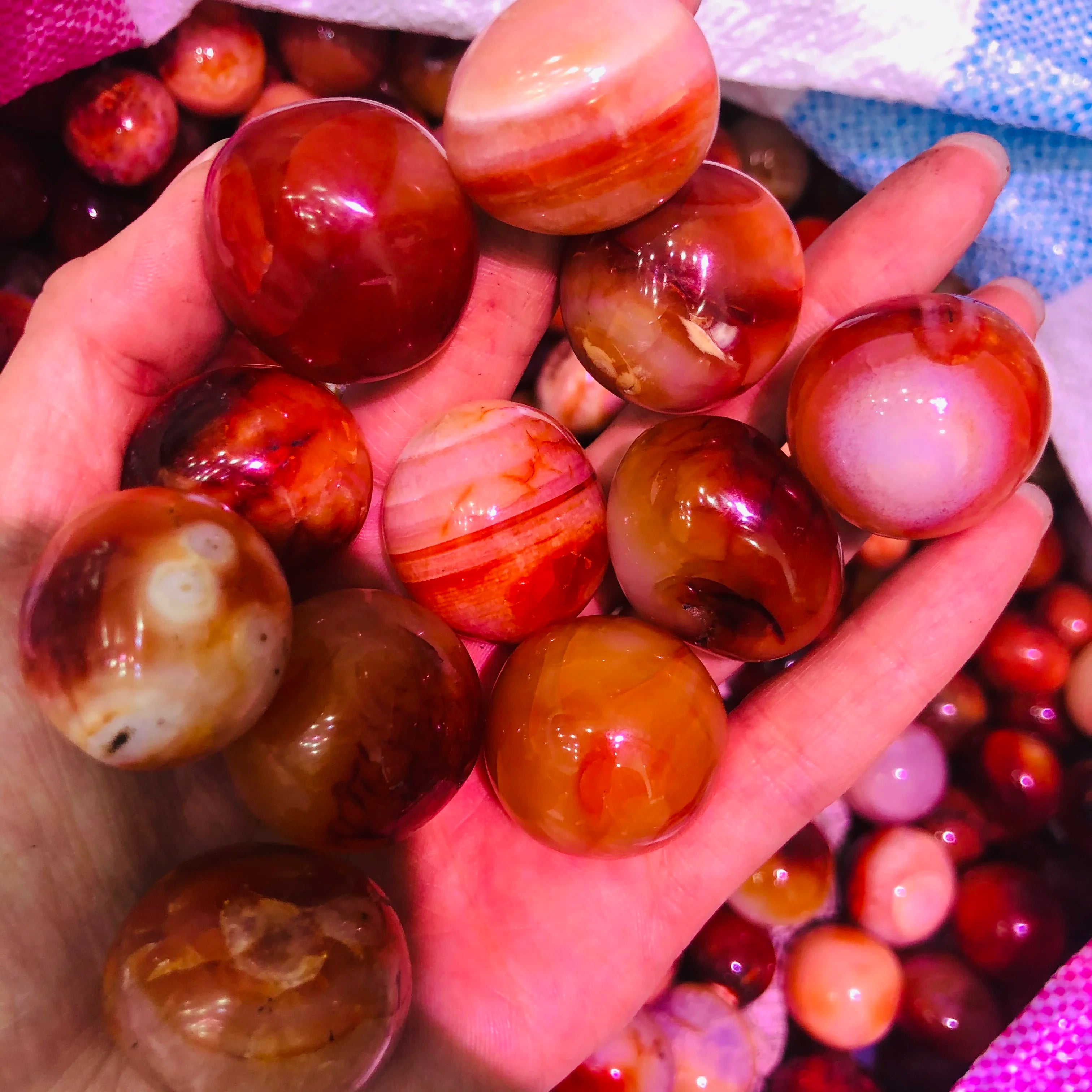 Natural Wholesale Small Size Red Carnelian Sphere Tumbled  Reiki Fengshui Crystal Ball Folk Crafts for Home Decoration