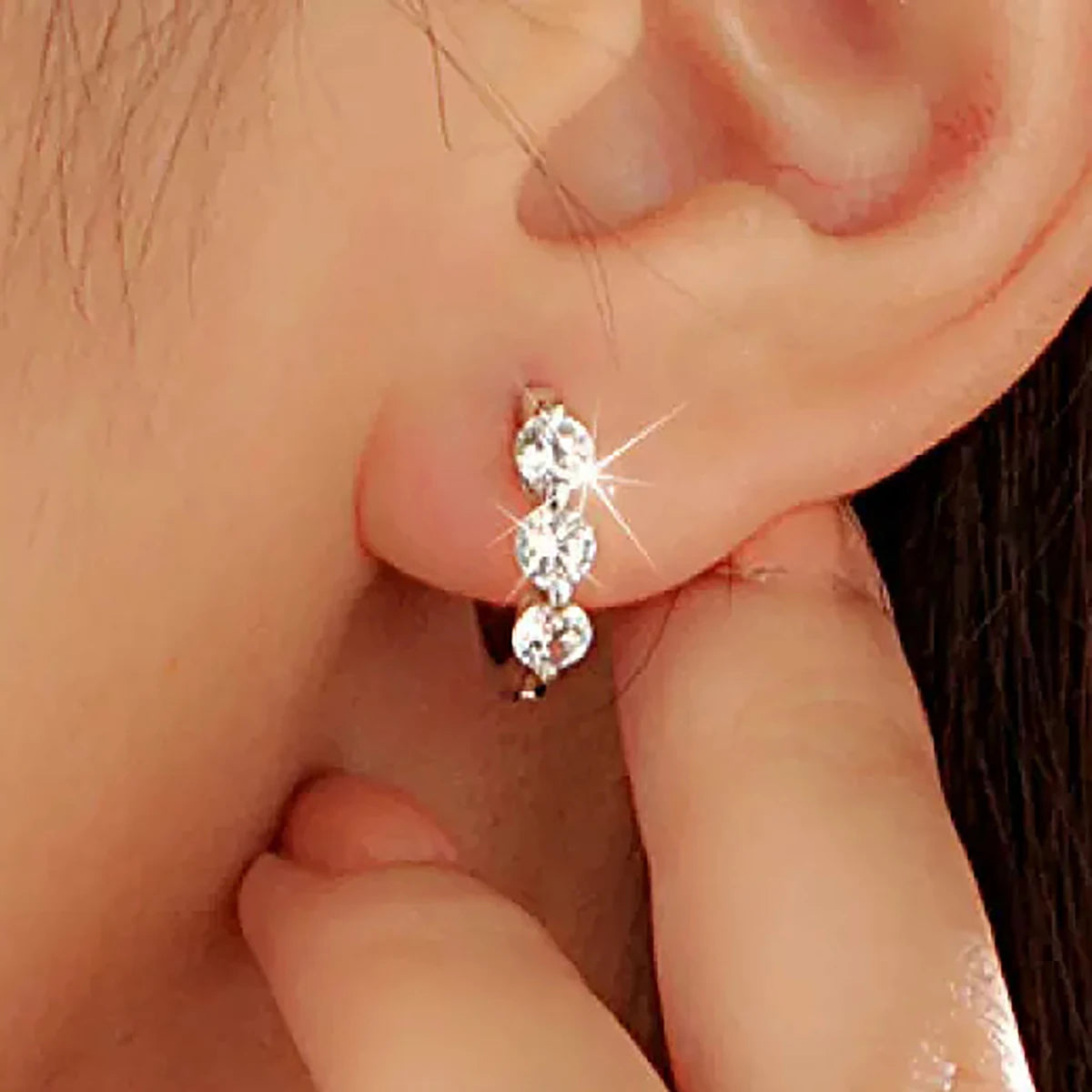 CAOSHI Factory Wholesale Minimalist Style Round Imitated Diamond Circle Earrings for Women Silver Plated Hoop Earrings Jewelry