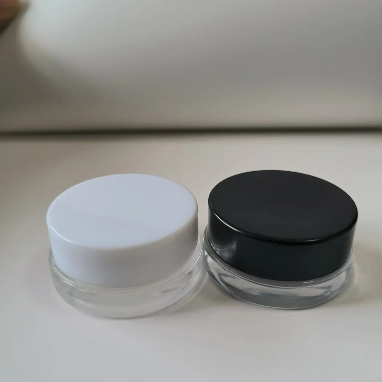 Custom Logo Cosmetic Packaging Containers Empty Round 5G 10G 15G 20G 30G Clear Frosted Cream Glass Jars With Lids