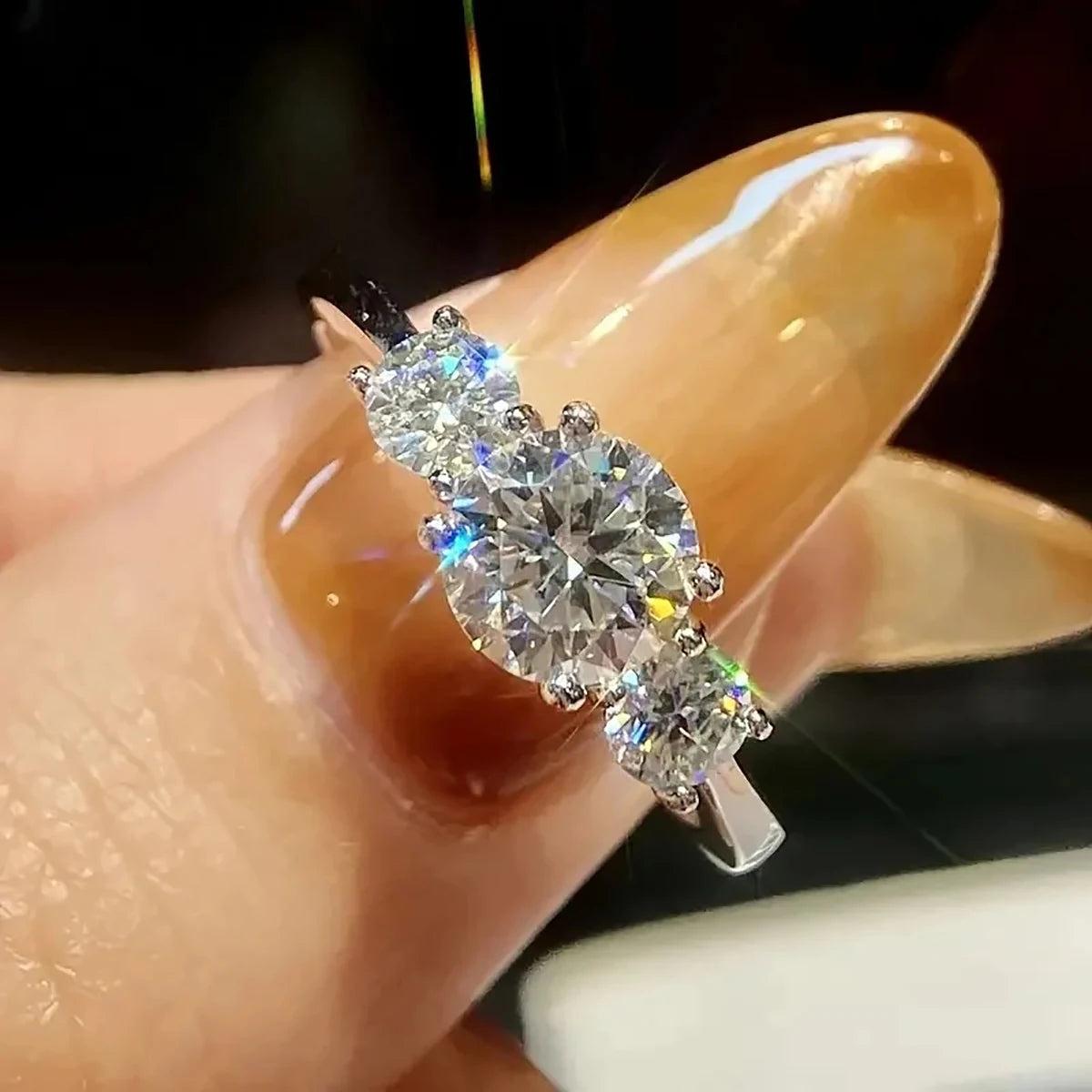 Huitan S925 OEM Luxury Brilliant Round Cubic Zirconia Couple Rings Bridal Wedding CZ Rings for Women Jewelry 925 Sterling Silver