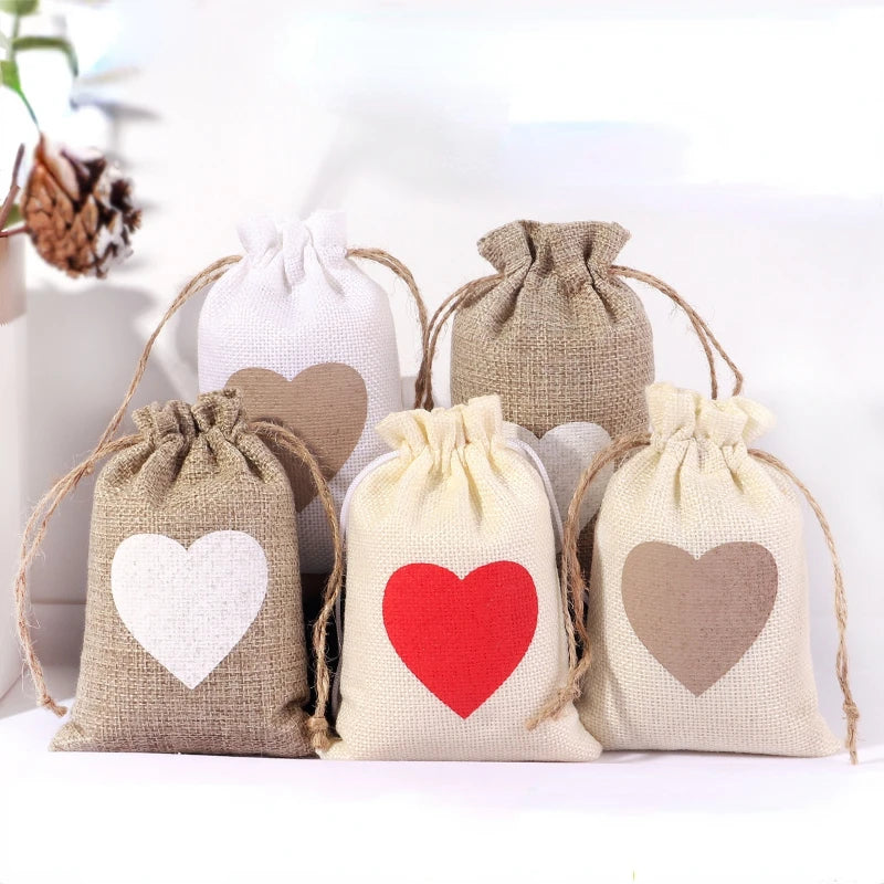 Heart Shape Wedding Gift Bags Jewelry Bag Trendy Beige Khaki  Natural Linen Drawstring Wedding Favor Storage Bags Pouch