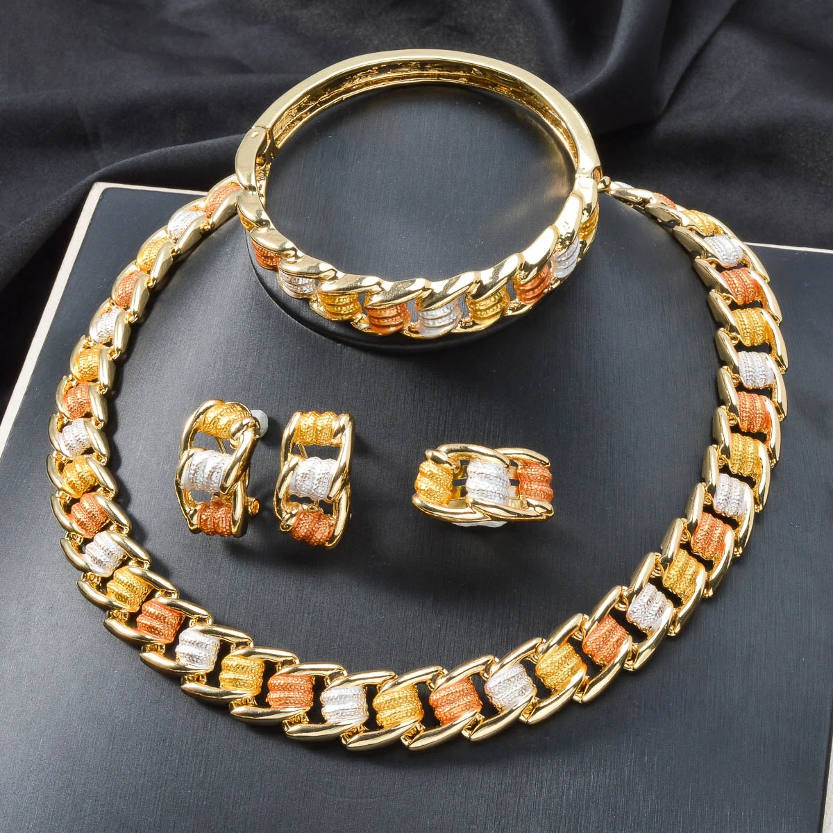Fashion Dubai Luxury 14K Gold Plated Bracelet Necklace Ring Earring Jewelry Set