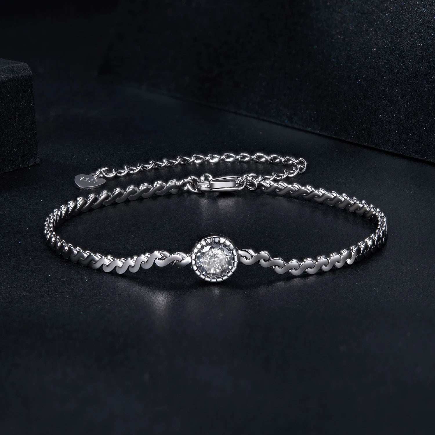 Factory Wholesale 925 Sterling Silver Fashion Jewelry Moissanite Bangles for Woman Custom 0.5 Ct Sparkling Bracelets for Women