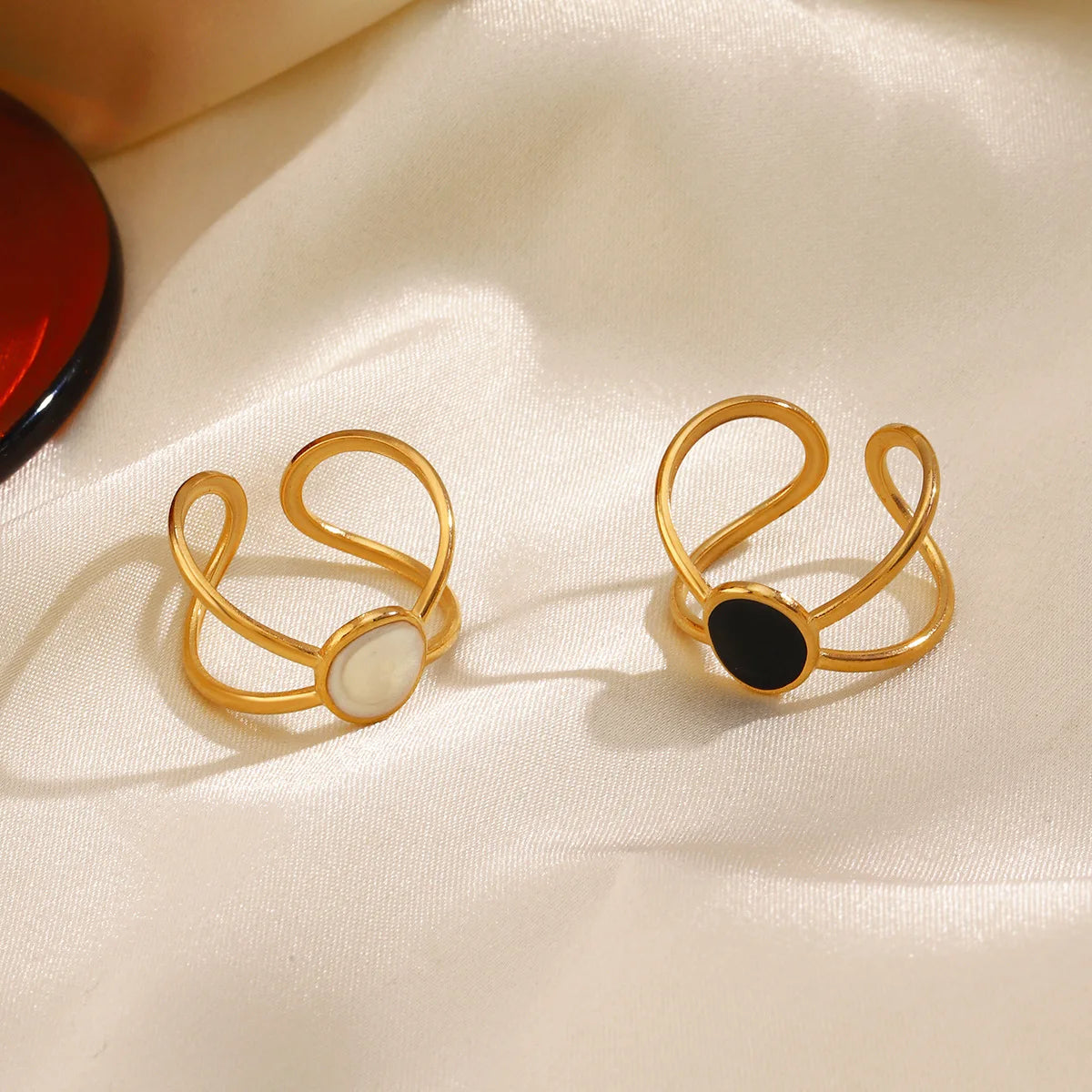 No Fade Tarnish Waterproof Lines Cross Rings 18k Gold Plated Dropped Oil Oval Stone Ring Adjustable Simple Jewelry for Women