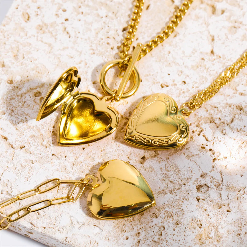 Dina Classic Stainless Steel 18K Gold Plated Engrave Heart Locket Snake Chain Necklace Waterproof Custom Photo Open Diy Frame
