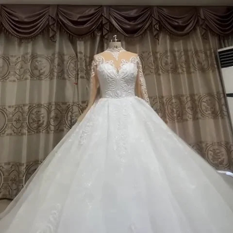 S569Q New Pearl Lace Elegant Temperament Long-sleeved Large Tail Master Wedding Dress