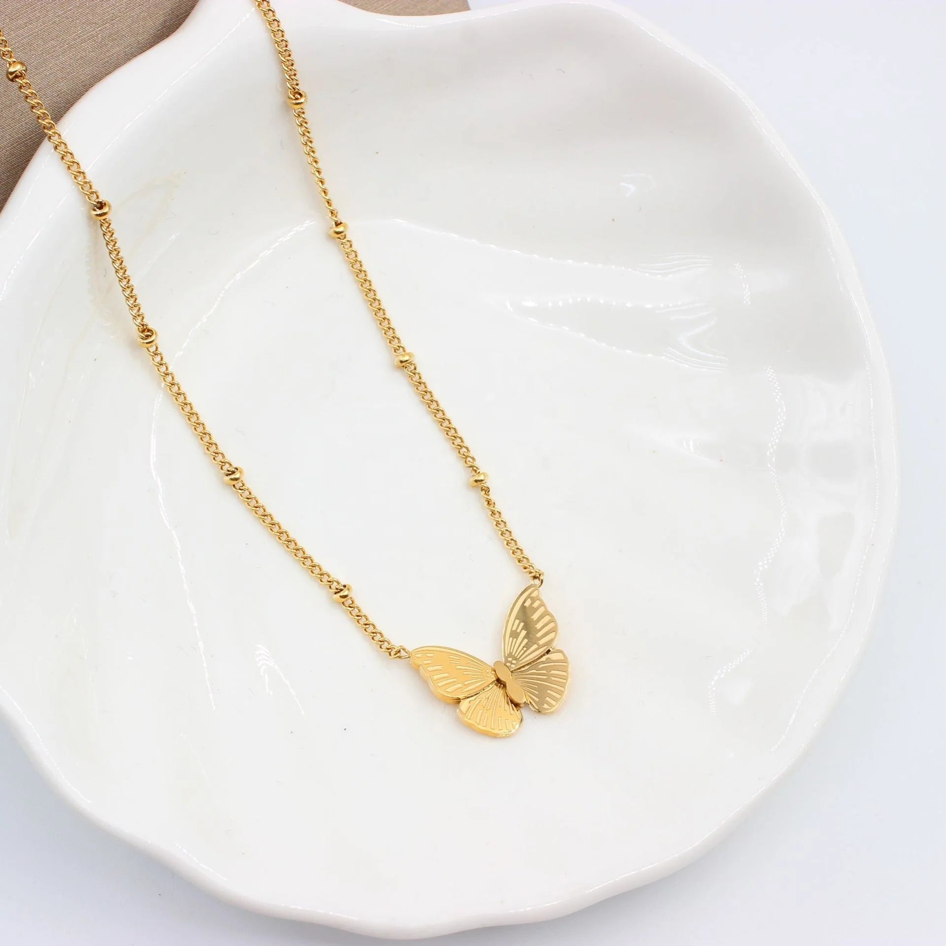 Isunni Wholesale Dainty Jewelry Gold Plated Stainless Steel Butterfly Necklace