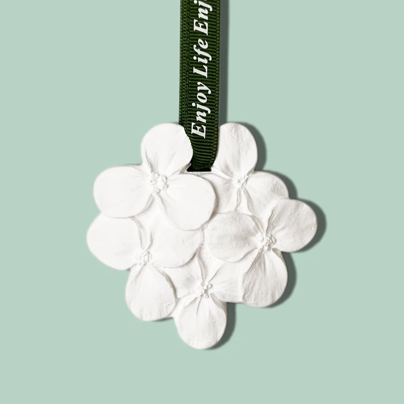 Hot Selling Stocked Wholesale Scented Ceramic Aroma Flower Fragrance Essential Oil Diffuser Hanging Wardrobe Car Air Freshener