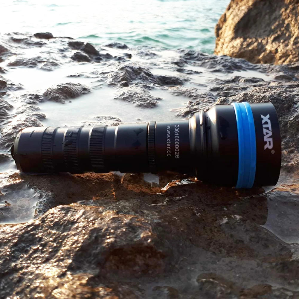 XTAR Underwater Light D06 Most Powerful Focus Beam IPX8 1600LM Dive Deep 100M Diving Flashlight for Diving Torch