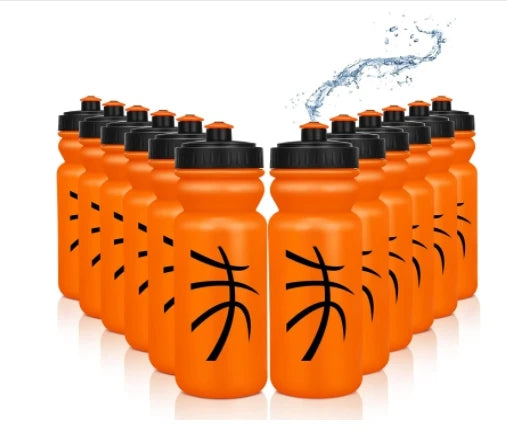 600ml Lightweight Basketball Water Bottles with Pull Top Cap for Travel Gym Sports Party Supplies pp Squeeze Water Bottles