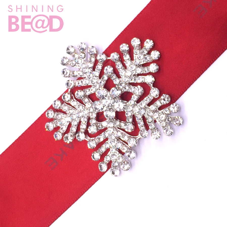 Luxury Shining Brooch Snowflake Rhinestone Women  Clothing Brooches Wedding Accessories Christmas