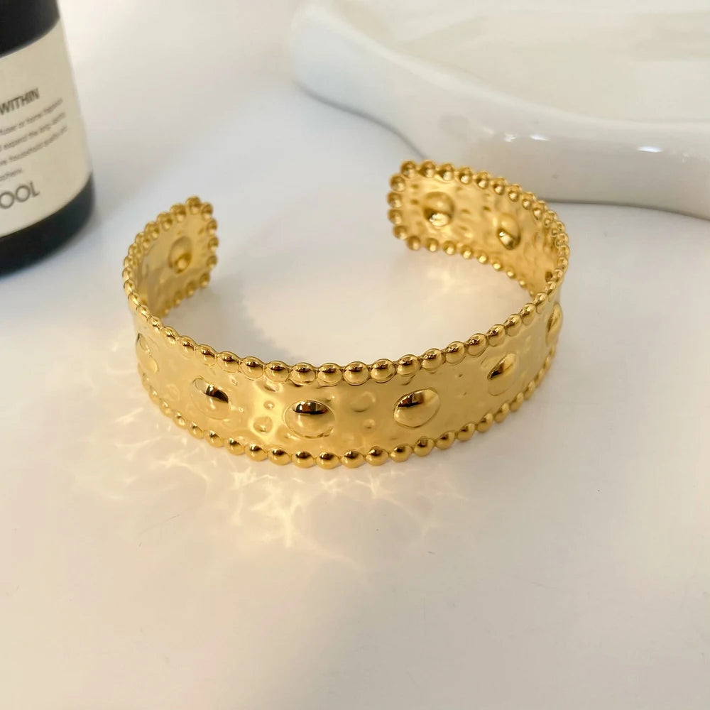 Vintage Lace Gold Edged Titanium Steel Bracelet Opening Golden Relief Hammer Pattern Craftsmanship Stainless Steel Open Bracelet