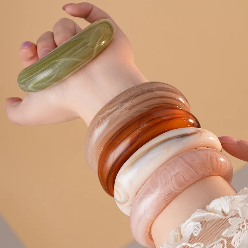 2025 New Arrival Retro Artificial Transparent Acrylic Smooth Cross Dyed Open Mouth Bracelet for Women Cuff Open Bangle Bracelets