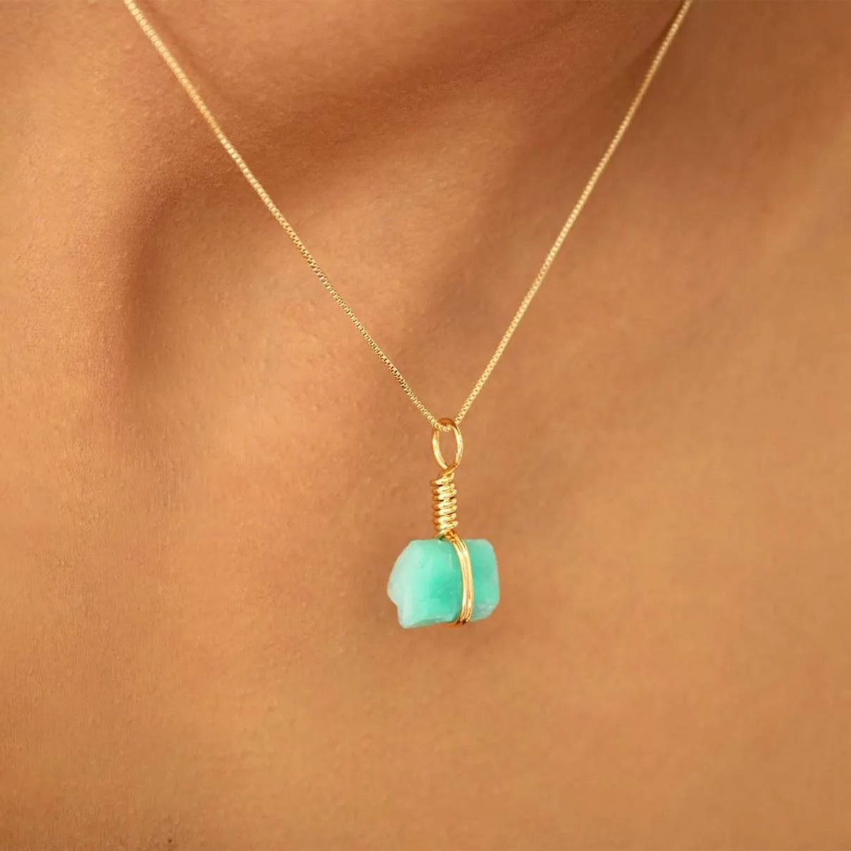 Minimalist 18K Gold Filled Chain Natural Crystal Necklace Raw Emerald May Birthstone Necklace