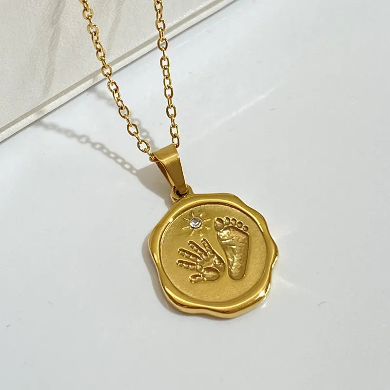 Waterproof 18K Gold Plated Stainless Steel Hand and Foot Pendant Memory Necklace for Women Jewelry