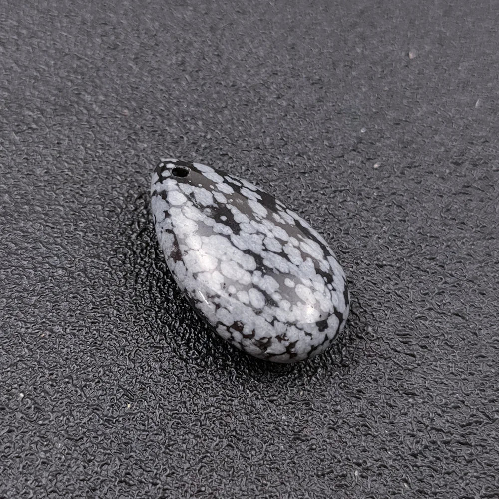 HZ Crystal Crafts Natural Color Flashy Chinese Snowflake Stone Pendant Teardrop Shape Customized Pendant Necklace Jewelry