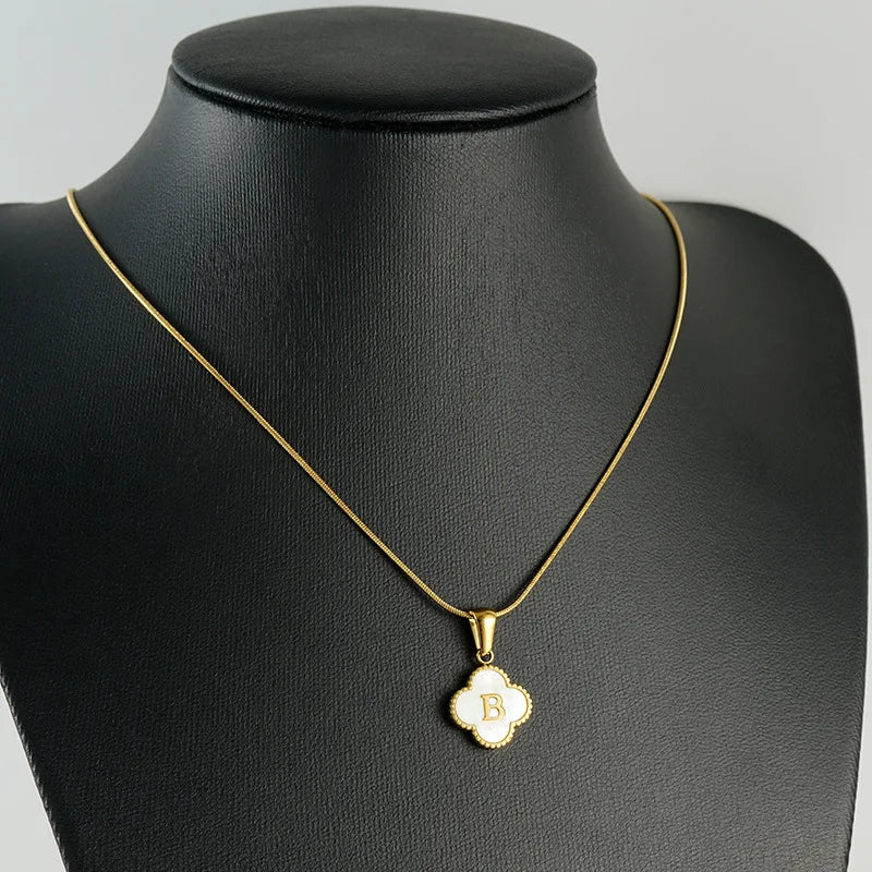 Luoyan Wholesale 26 Alphabet Necklaces Fine Jewelry Name Stainless Steel Shell Letter Initial Clover Flower Pendant Necklace