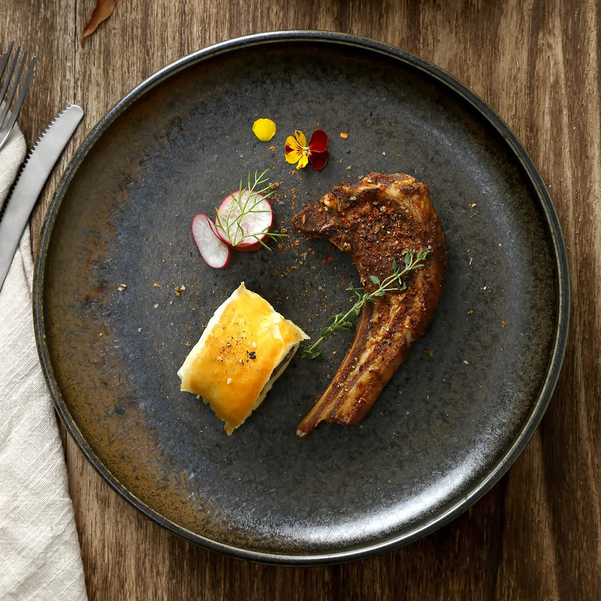 Factory Direct Wholesale Hotel Ceramic Black Round Dish Dinner Steak Plateecofriendly Porcelain Restaurant Plates