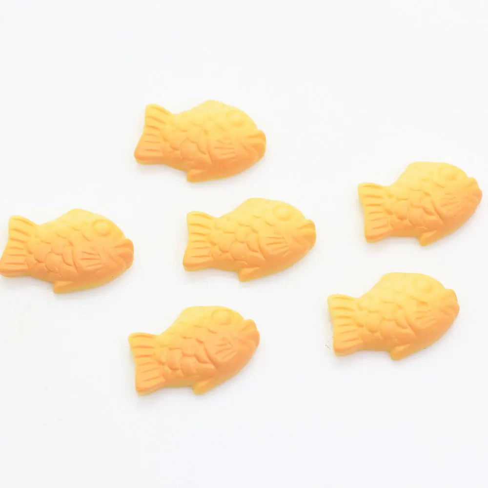 Wholesale 100PCS Resin Fish Bread Flatback Cabochon Scrapbook Embellishment Diy Resin Miniature Japanese Food Taiyaki