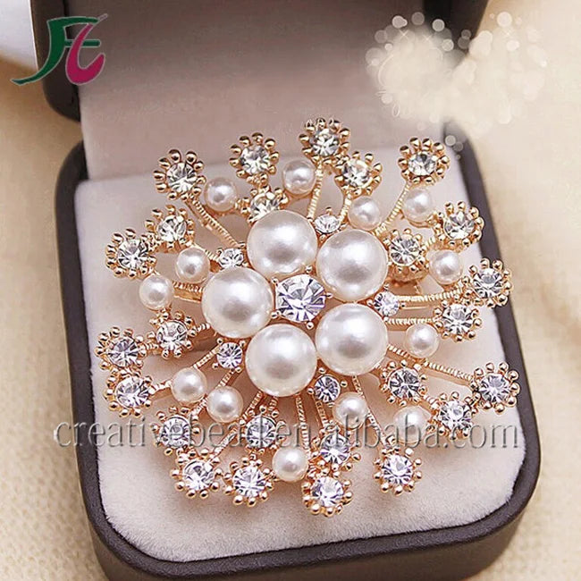 Fashion Bronze Plating Alloy Beautiful Flower Charm Rhinestone Pearl Brooch Jewelry for Wedding Gift Party From Guangzhou China