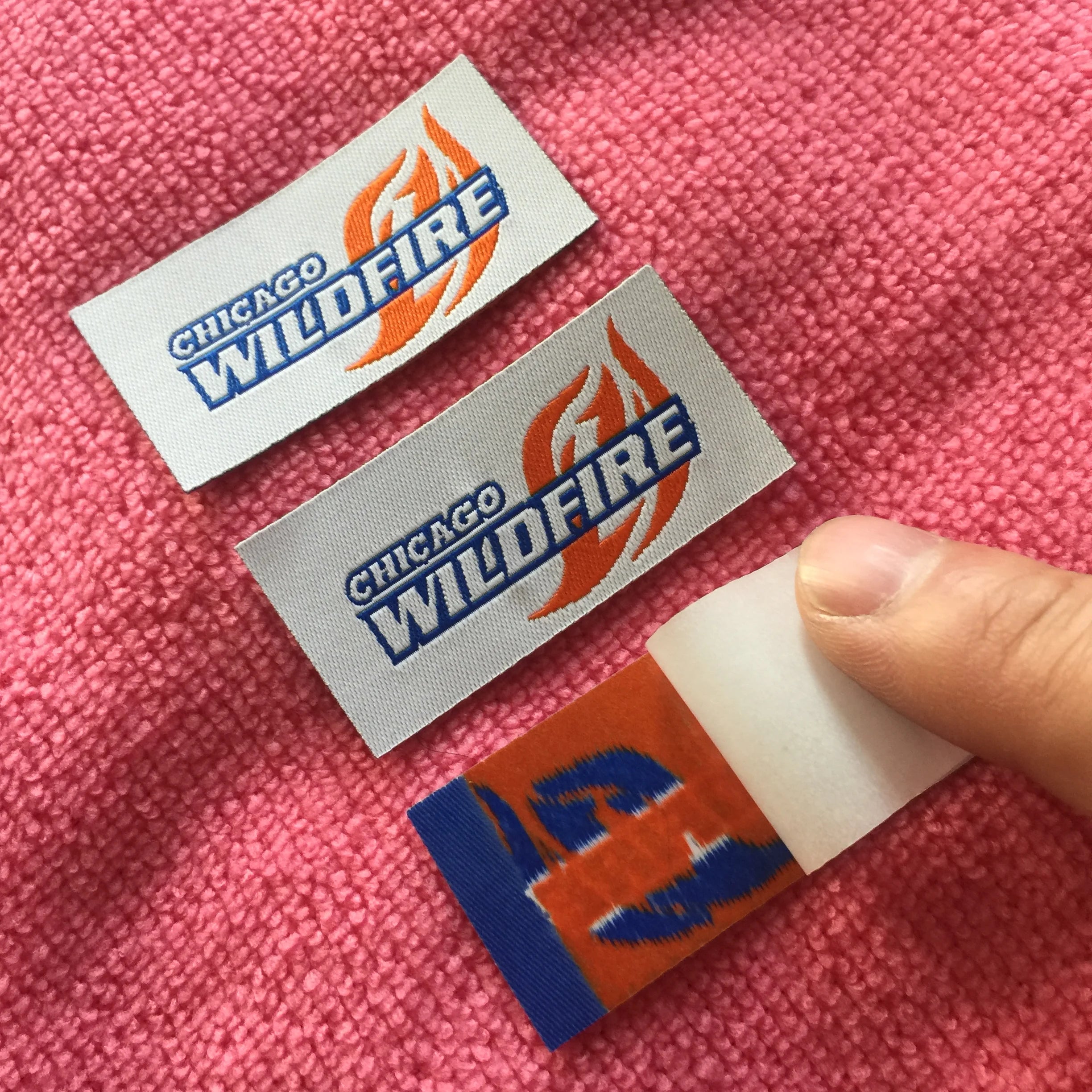 Wholesale Adhesive Iron on Woven Labelwoven Clothing Label With Glue Backing