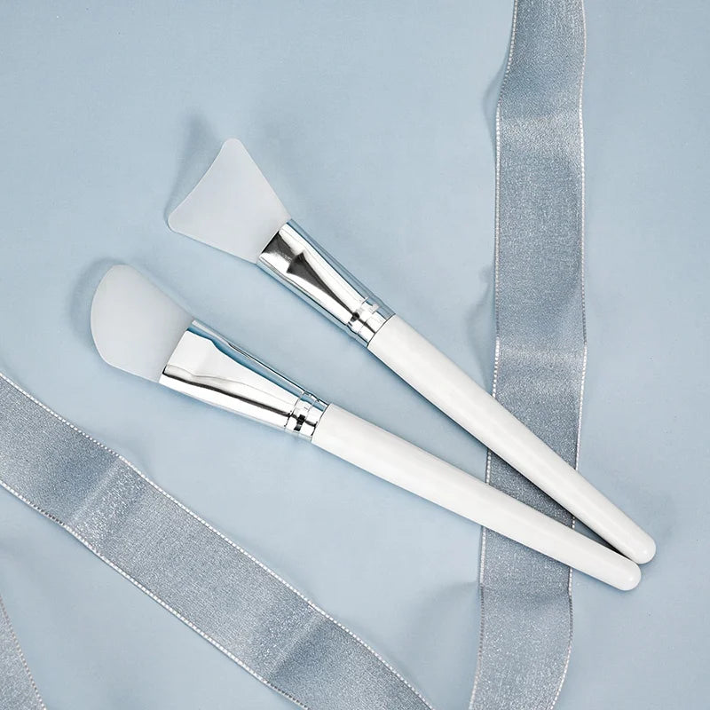 Hongstars Fast Shipment Smooth Soft Flat Silicone White Facial Brush Face Mask Applicator with Custom Logo