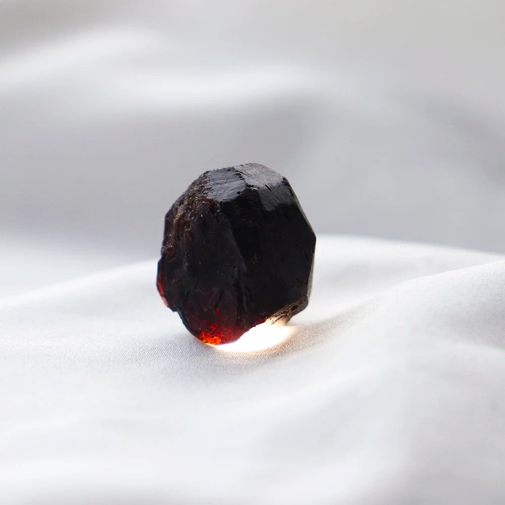 Wholesale Crystal Quartz Raw Crystals Healing Stones Natural Garnet Raw Stone