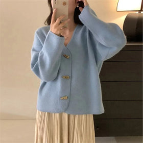 Women's Casual Loose Cashmere Wool Cardigan Coat Fashion Triple Breasted V-Neck with Horn Buttons Knitted for Winter