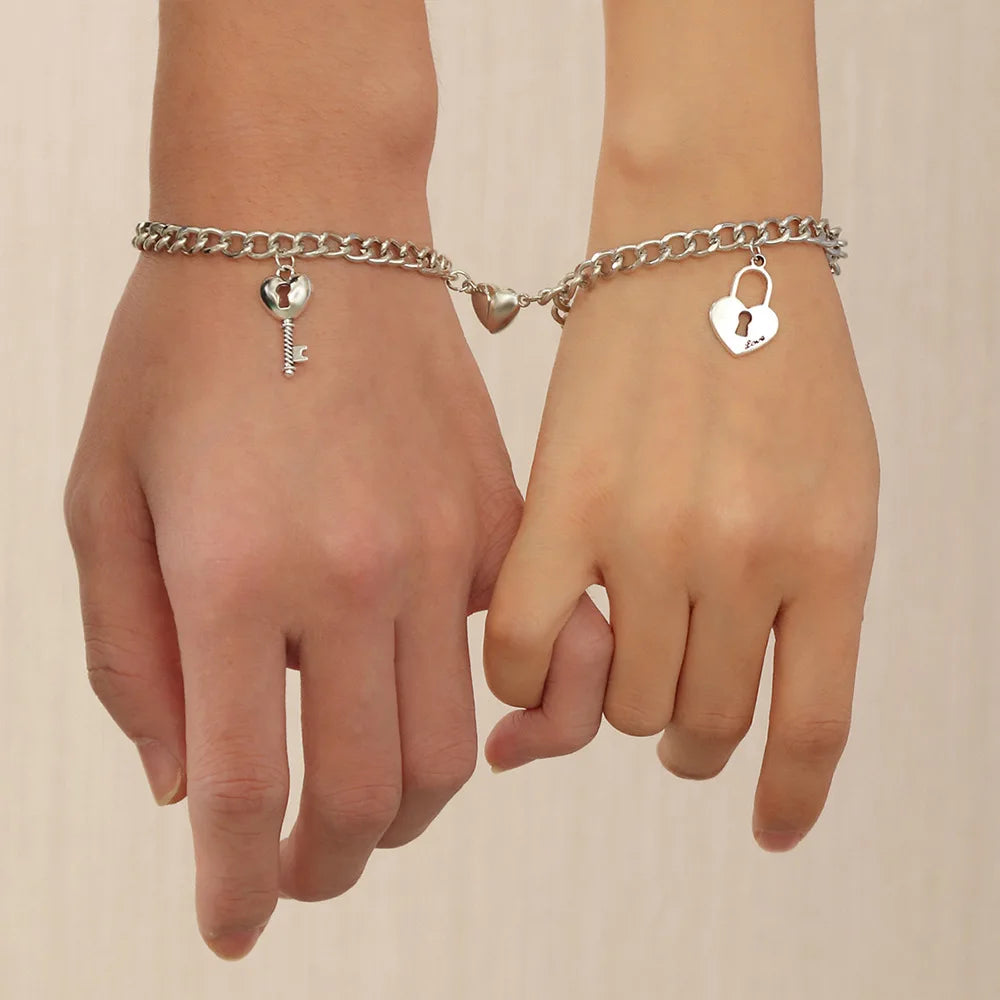 2Pcs/Set Magnet Heart Attraction Bracelet for Couple Fashion Lover Jewelry for Men Women Key Lock Pendent Matching Bracelets