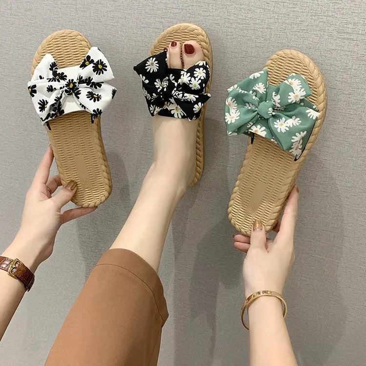 2020 New Summer Fashion Cool slippers Women Wear Korean Version of Floral Bow Flat Fashion Soft Bottom Flip-flops