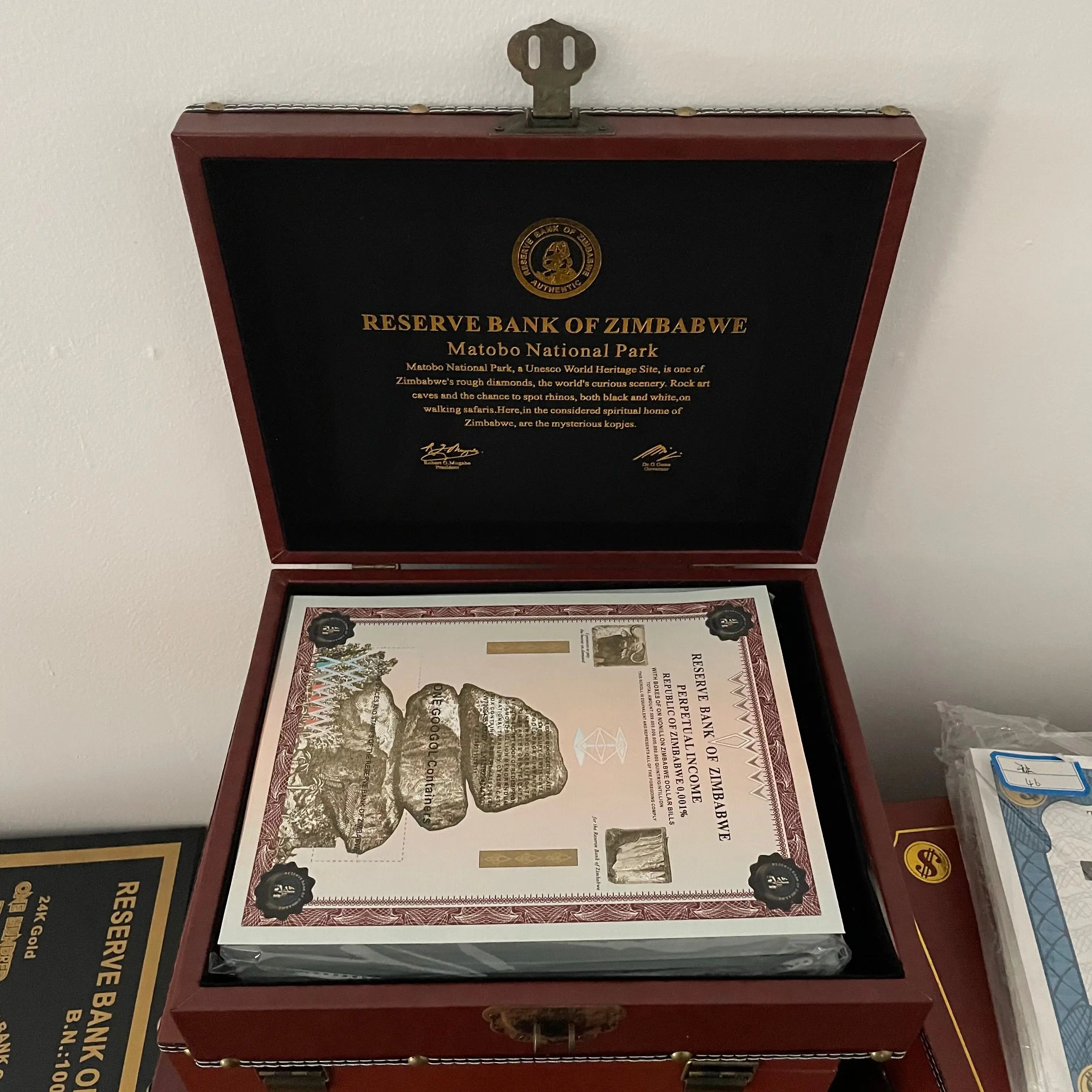 200 Pcs Custom Uv Printing Paper Zimbabwe Bond Certificate with Watermarks in Gift Box