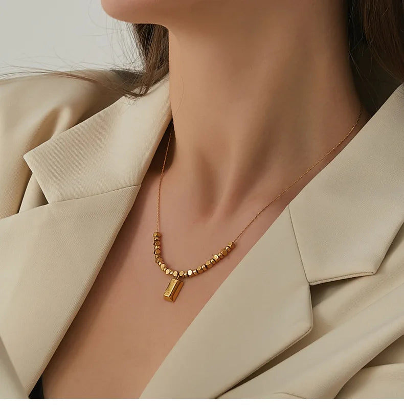 2022 European and American Fashion Simple New Stainless Steel 18K Gold square Pendant Diamond Beaded Choker Necklace