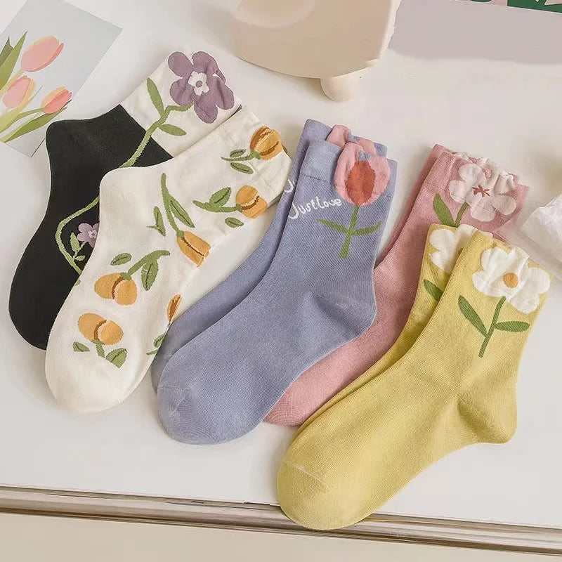 Wholesale Spring and Summer Trending Tulip Socks Stylish Flower Cotton Socks for Women
