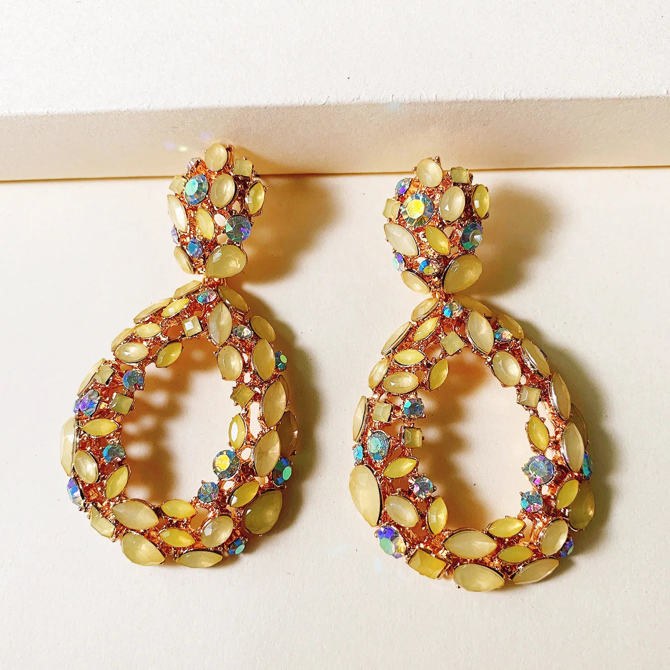Kaimei 2022 Exaggerated Geometric Water Drop Earrings Diamond Personalized Retro Teardrop Milky Yellow Diamond Earrings Jewelry