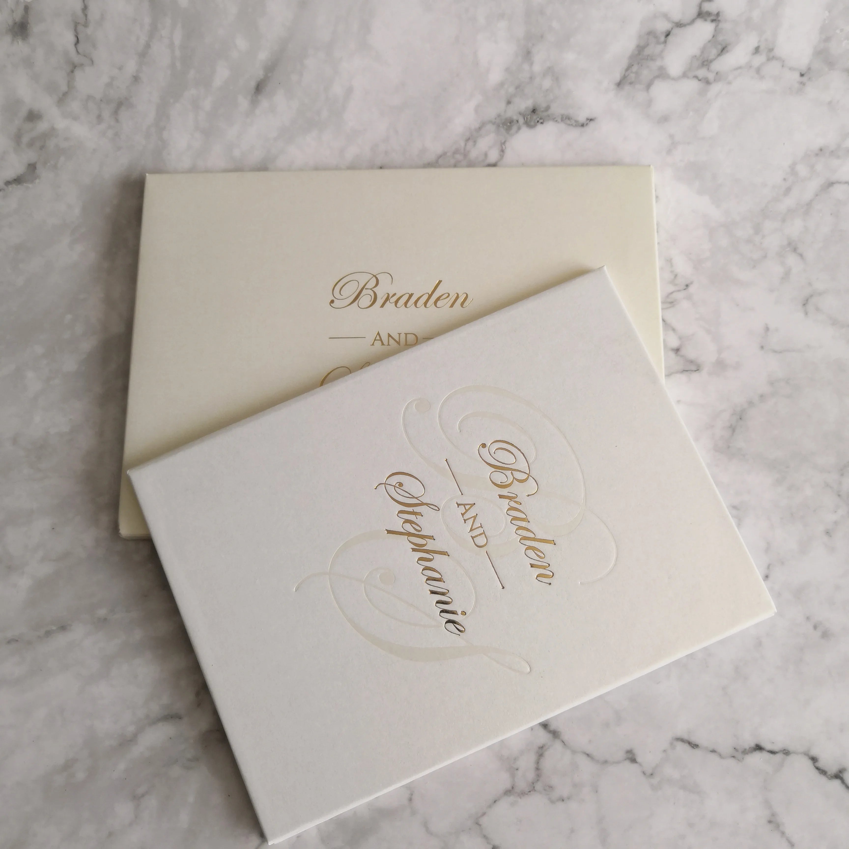 Trendy Model Custom Elegant Hardcover Booklet Wedding Invitations with Pearlescent Gold Foil Initials Cover Envelope RSVP
